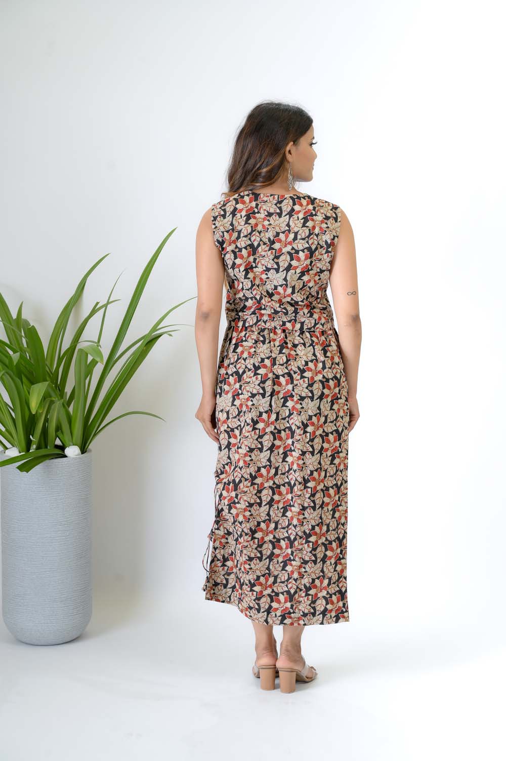 Hand Block Bagru Print Cotton Coord Set For Women - Back View | Oopnik