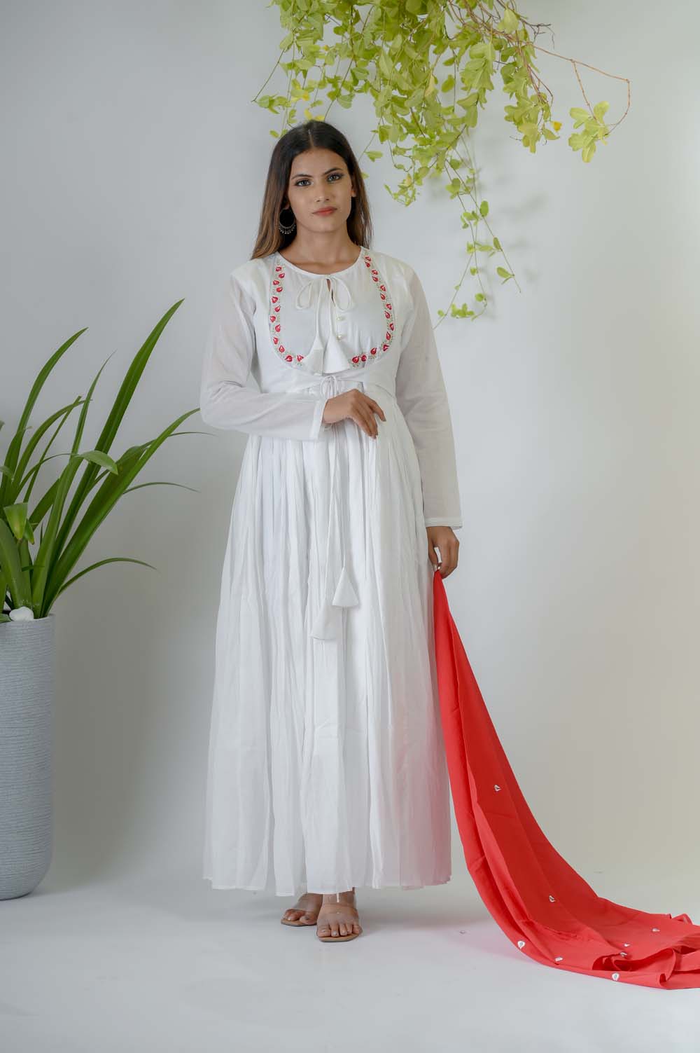 White Silk Thread & Zari Embroidered Kurta Set For Women - Front View | Oopnik