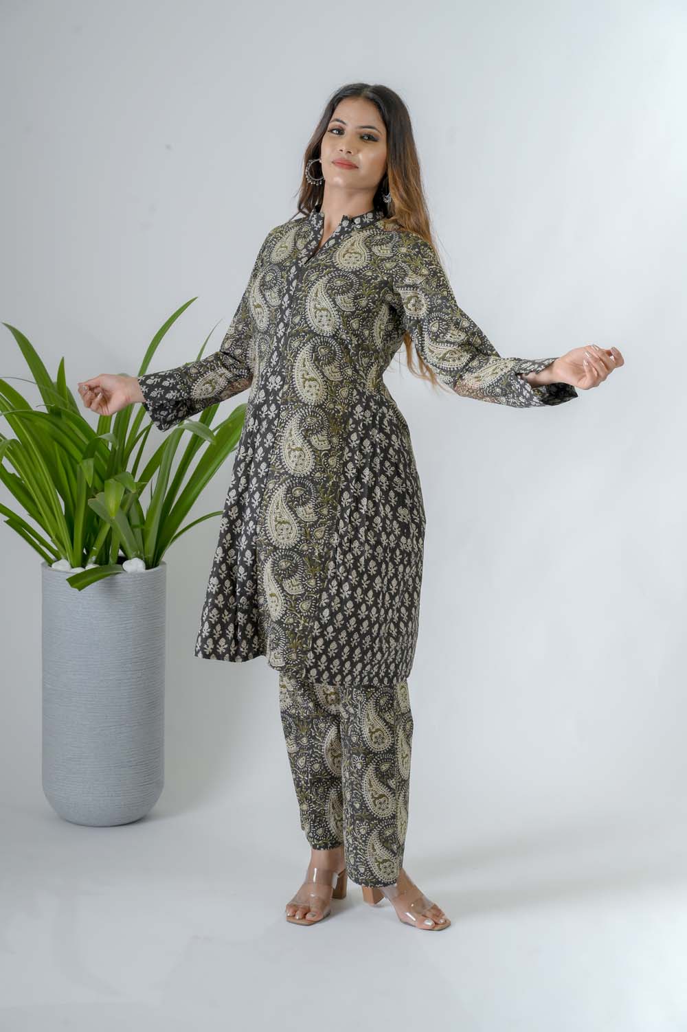 Dark Green Bagru Print Cotton Co-ord Set for Women - Side View | Oopnik