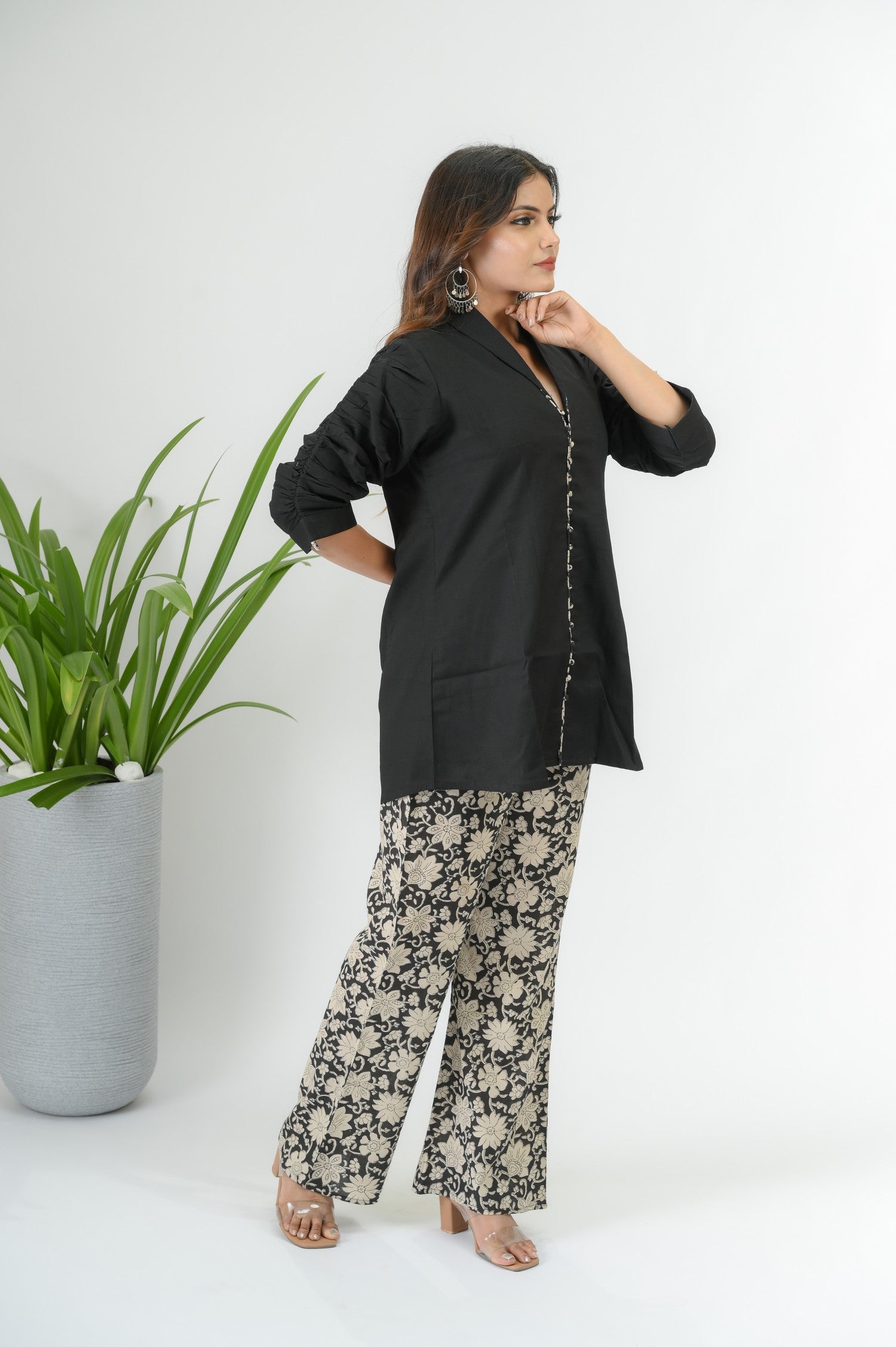 Cotton Sanganeri Print Black Co-ord Set For Women -  Side View | Oopnik
