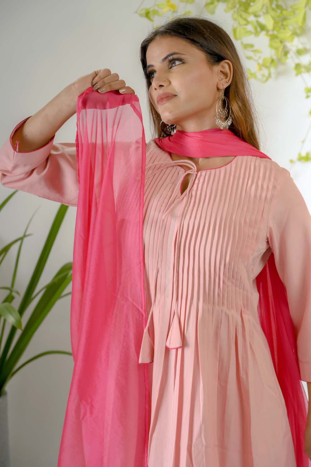Hue Of Pink Ethnic Wear Kurta Set For Women -  Closeup | Oopnik