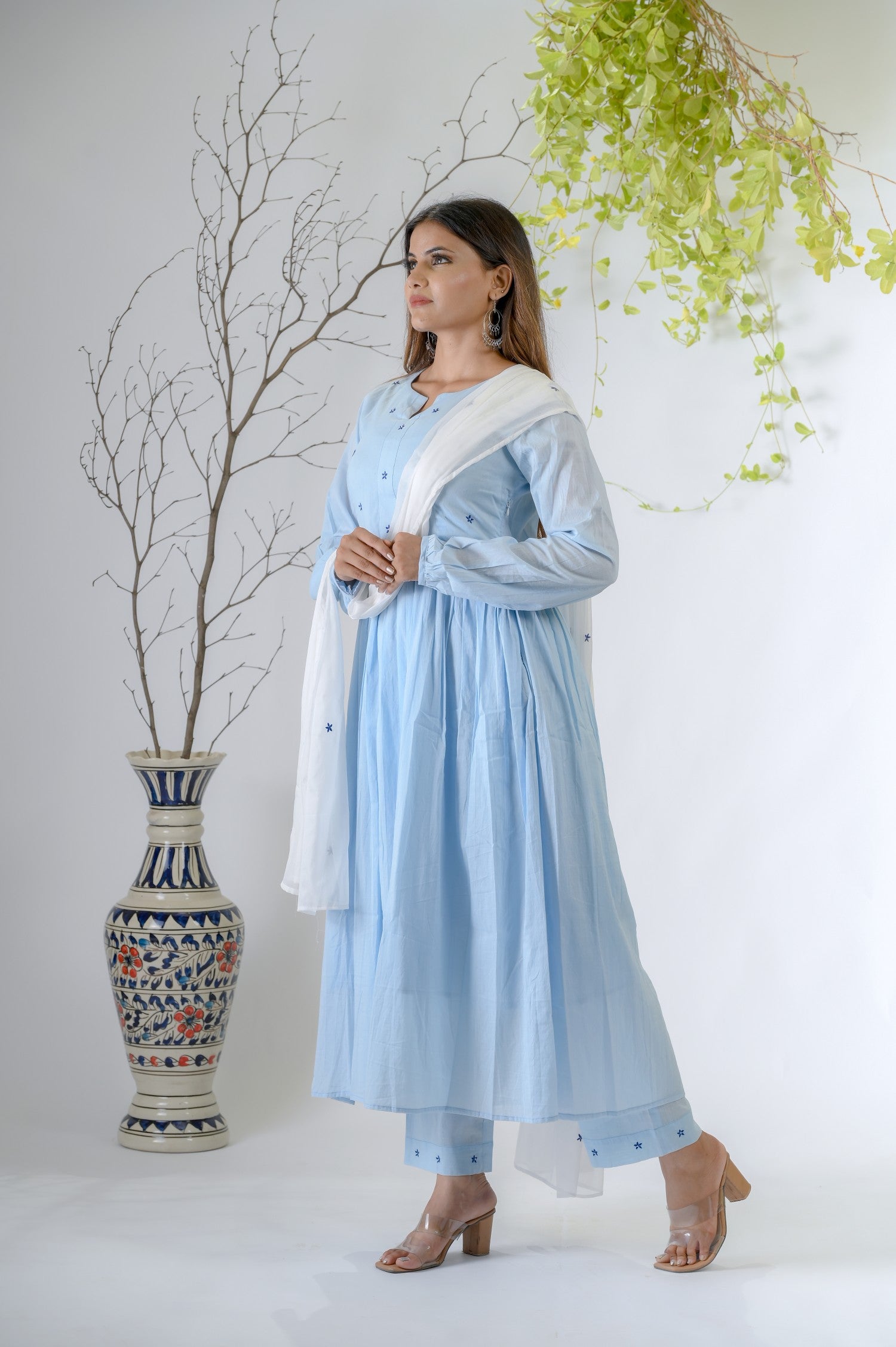 Blue Festive Wear Flower Motif Embroidered Kurta Set For Women - Side View | Oopnik