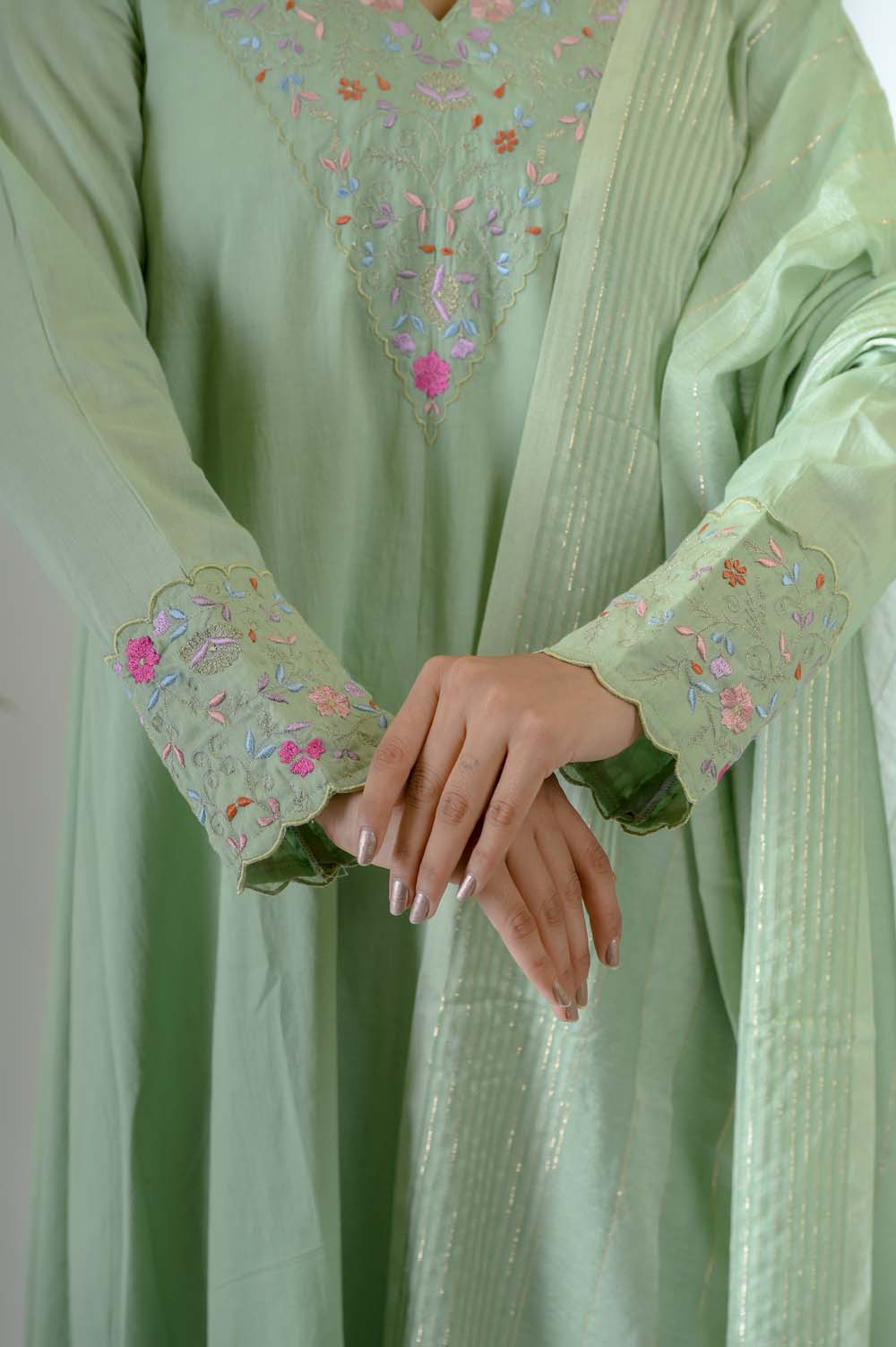 Green Festive Wear Kurta Set with Silk Thread & Zari Embroidery - Closeup | Oopnik