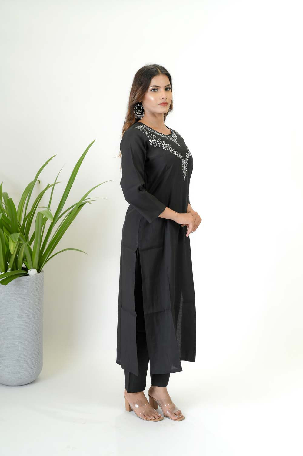 Black Silk Kurta Set for Women With Designer Silver Zari Embroidery - Side View | Oopnik
